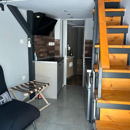 Youth Loft In Ano Poli 塞萨洛尼基 外观 照片